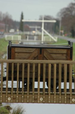 Doğu Frizya Almanya 'da değirmenleri ve tekneleriyle