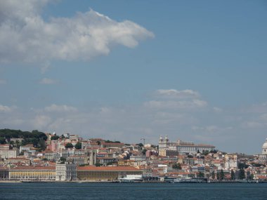 Lizbon, Portekiz 'deki tagus nehrinde.