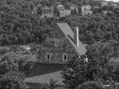Tuna nehrinin oradaki Budapeşte şehri.