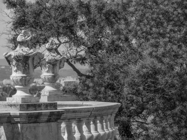 Tuna nehrinin oradaki Budapeşte şehri.