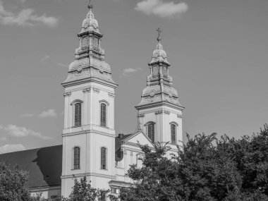 Tuna nehrinin oradaki Budapeşte şehri.