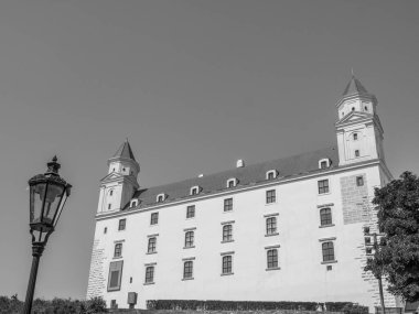 Bratislava şehri Danube nehrinde