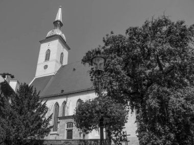 Bratislava şehri Danube nehrinde
