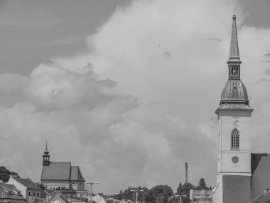 Bratislava şehri Danube nehrinde