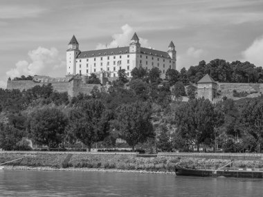 Bratislava şehri Danube nehrinde