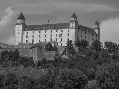 Bratislava şehri Danube nehrinde