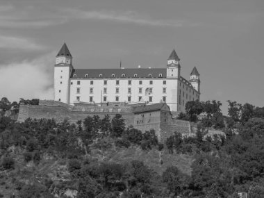 Bratislava şehri Danube nehrinde