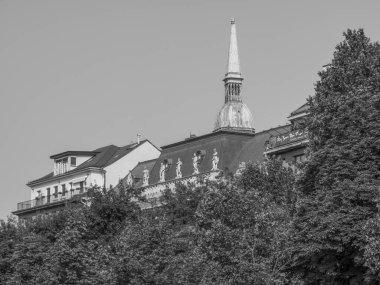 Bratislava şehri Danube nehrinde