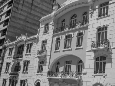 Tagus nehrindeki Lizbon şehri.