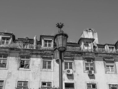 Tagus nehrindeki Lizbon şehri.