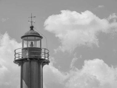 Tagus nehrindeki Lizbon şehri.