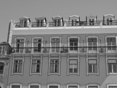 Tagus nehrindeki Lizbon şehri.