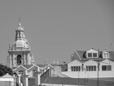 Tagus nehrindeki Lizbon şehri.