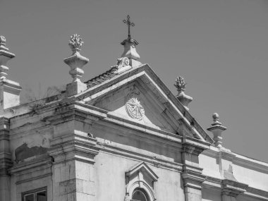 Tagus nehrindeki Lizbon şehri.