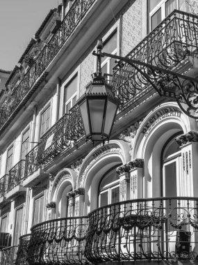 Tagus nehrindeki Lizbon şehri.