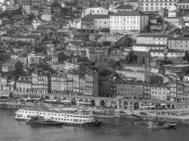 Douro Nehri 'ndeki Porto şehri.