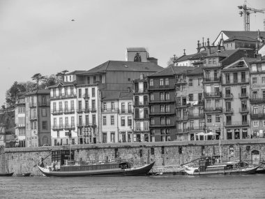 Douro Nehri 'ndeki Porto şehri.