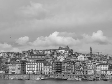 Douro Nehri 'ndeki Porto şehri.