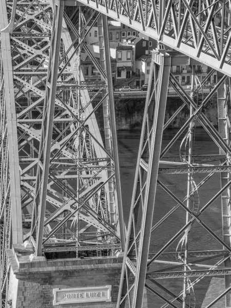 Douro Nehri 'ndeki Porto şehri.