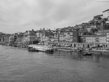 Douro Nehri 'ndeki Porto şehri.