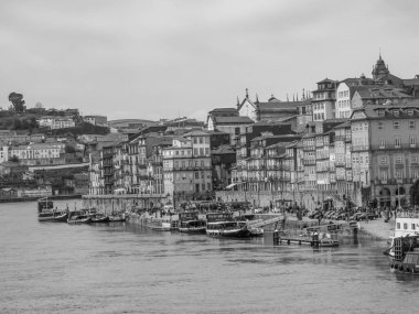 Douro Nehri 'ndeki Porto şehri.