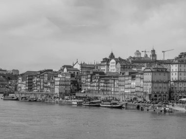 Douro Nehri 'ndeki Porto şehri.