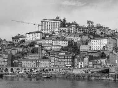 Douro Nehri 'ndeki Porto şehri.