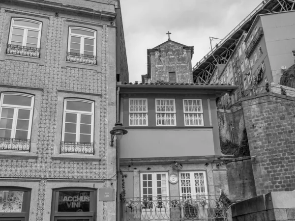 Douro Nehri 'ndeki Porto şehri.