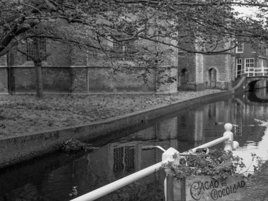 Alman Alkmaar ve Delft şehirleri