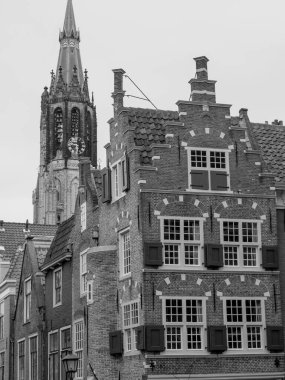 Alman Alkmaar ve Delft şehirleri