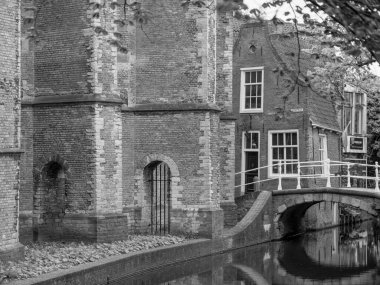 Alman Alkmaar ve Delft şehirleri