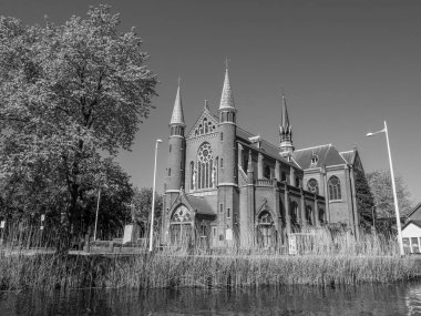 Alman Alkmaar ve Delft şehirleri