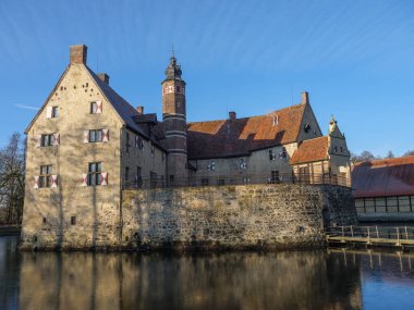 Alman şehri Luedinghausen 'deki eski şato.