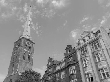 Almanya 'daki Trave Nehri' nin oradaki Luebeck şehri.