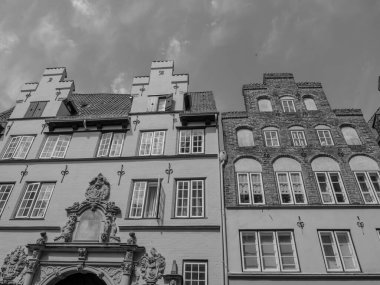 Almanya 'daki Trave Nehri' nin oradaki Luebeck şehri.