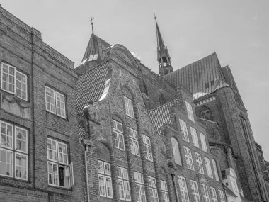 Almanya 'daki Trave Nehri' nin oradaki Luebeck şehri.