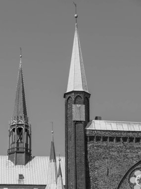 Almanya 'daki Trave Nehri' nin oradaki Luebeck şehri.