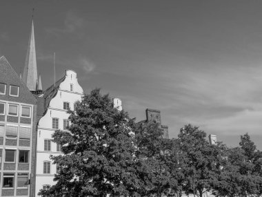 Almanya 'daki Trave Nehri' nin oradaki Luebeck şehri.