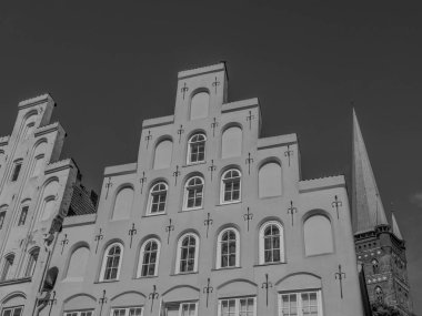 Almanya 'daki Trave Nehri' nin oradaki Luebeck şehri.