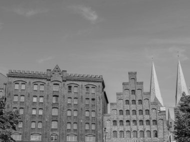 Almanya 'daki Trave Nehri' nin oradaki Luebeck şehri.