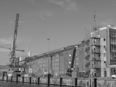 Almanya 'daki Trave Nehri' nin oradaki Luebeck şehri.