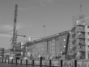 Almanya 'daki Trave Nehri' nin oradaki Luebeck şehri.