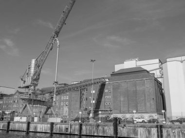 Almanya 'daki Trave Nehri' nin oradaki Luebeck şehri.