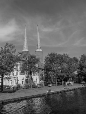 Almanya 'daki Trave Nehri' nin oradaki Luebeck şehri.