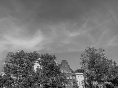 Almanya 'daki Trave Nehri' nin oradaki Luebeck şehri.