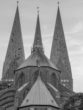 Almanya 'daki Trave Nehri' nin oradaki Luebeck şehri.