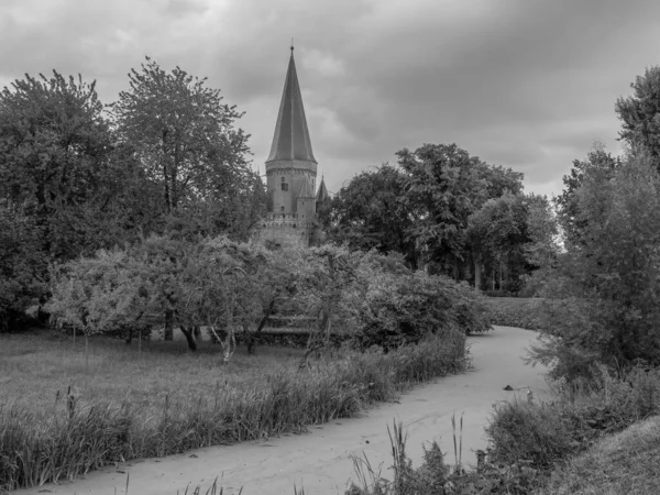 Hollanda 'nın Zutphen şehrinde, Ijssel nehrinde.