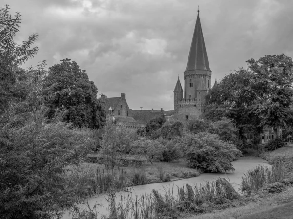 Hollanda 'nın Zutphen şehrinde, Ijssel nehrinde.