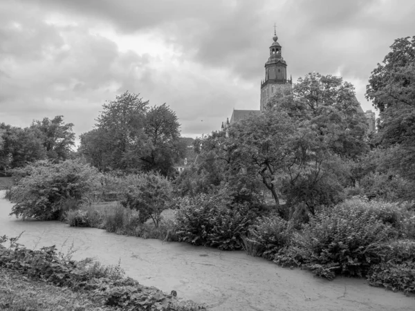Hollanda 'nın Zutphen şehrinde, Ijssel nehrinde.
