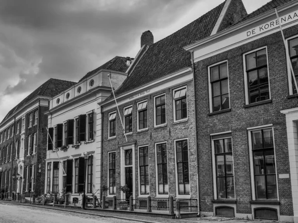 Hollanda 'nın Zutphen şehrinde, Ijssel nehrinde.